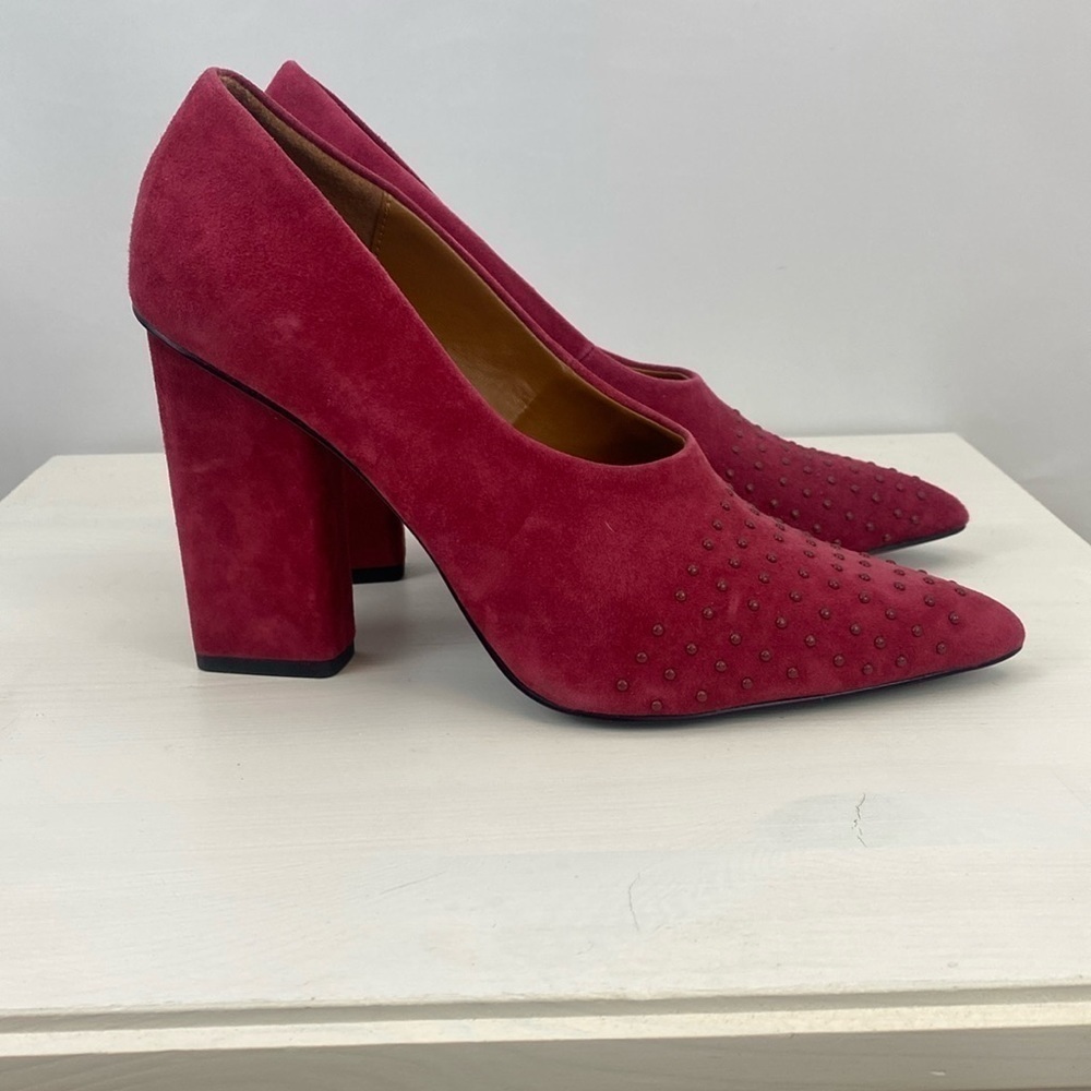 NWOT Halston Raspberry Suede Laurel Heels with Pointed Toe